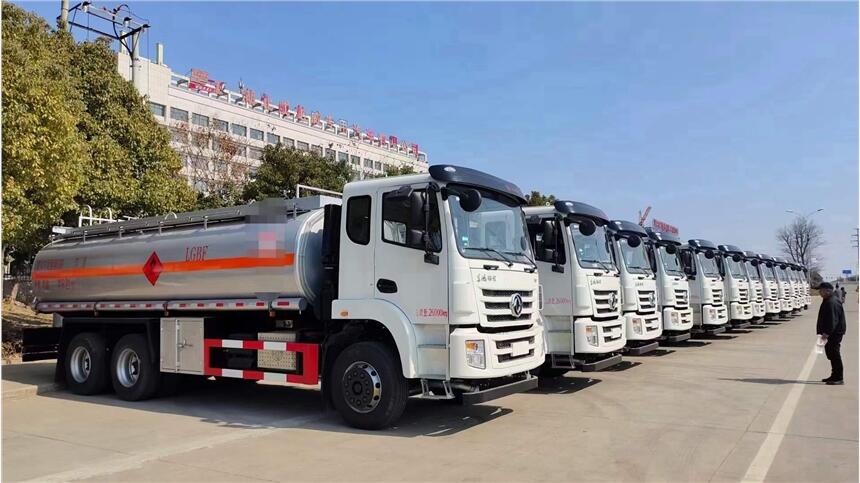 國(guó)六東風(fēng)錦程后雙橋15噸碳鋼運(yùn)油車市場(chǎng)行情與選購(gòu)指南
